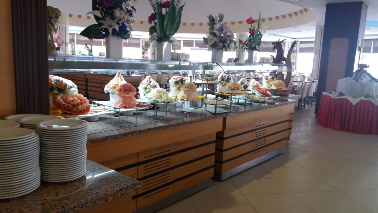 Buffet 1e Cenger Beach Resort & Spa