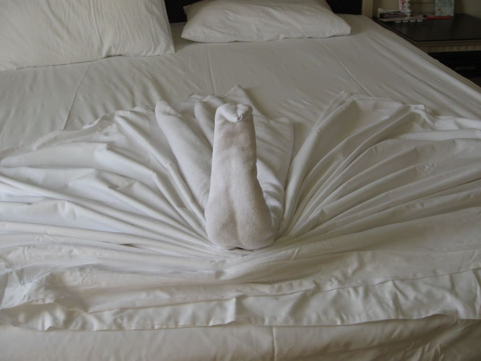 Ein weisser Schwan auf unserem Bett Aydinbey Kings Palace & Spa