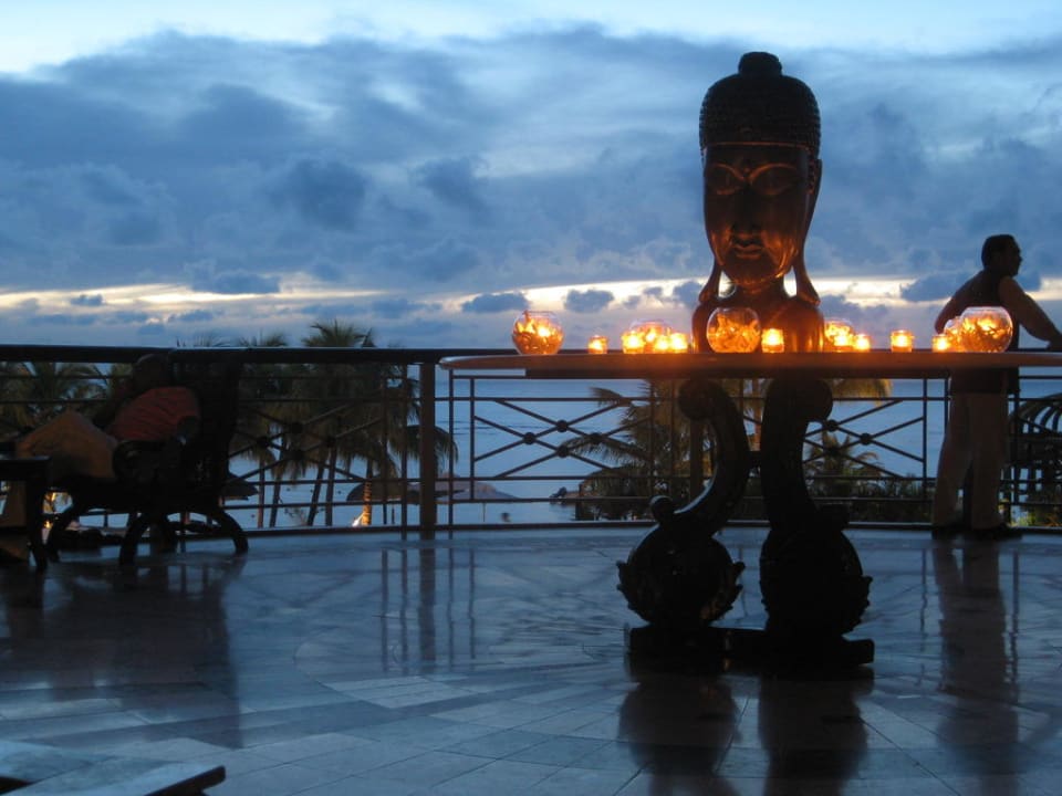 Lobby am Abend Le Meridien Ile Maurice