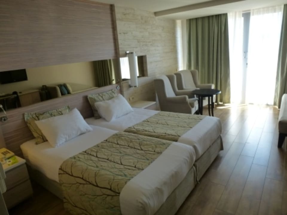 Zimmer Melas Resort Hotel