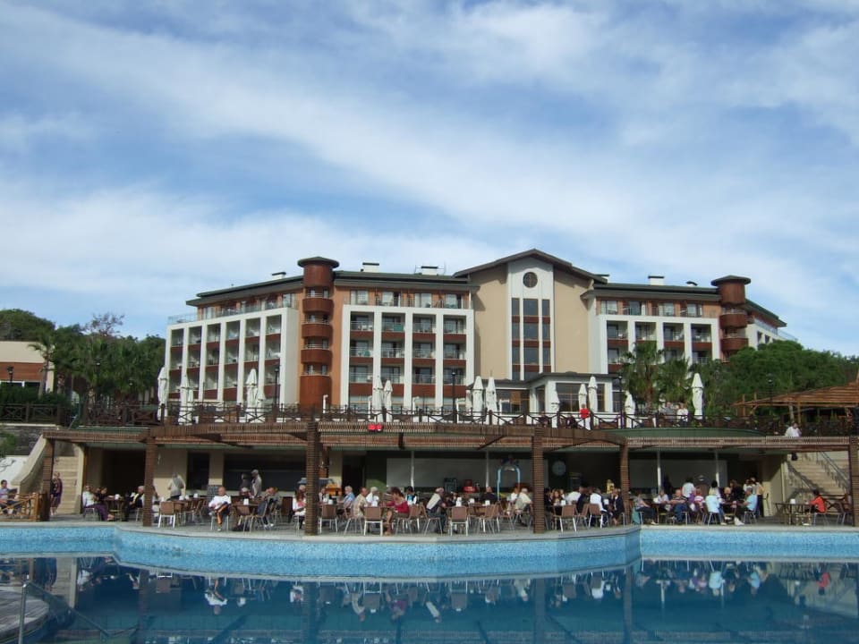 Hotel vom Pool aus gesehen Voyage Sorgun