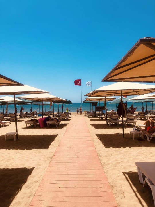 Strand Miramare Queen Hotel