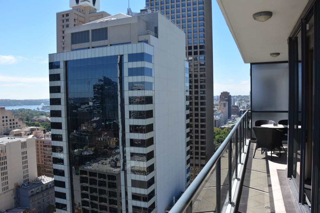 Widok z 37 piętra i balkon Meriton Serviced Apartments Pitt Street