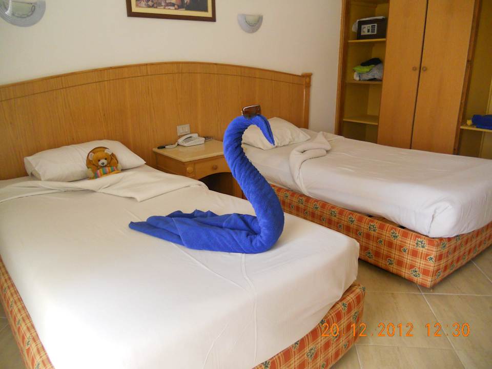 Вот таких лебедей нам крутили в номере Pickalbatros Alf Leila Wa Leila Resort - Neverland Hurghada