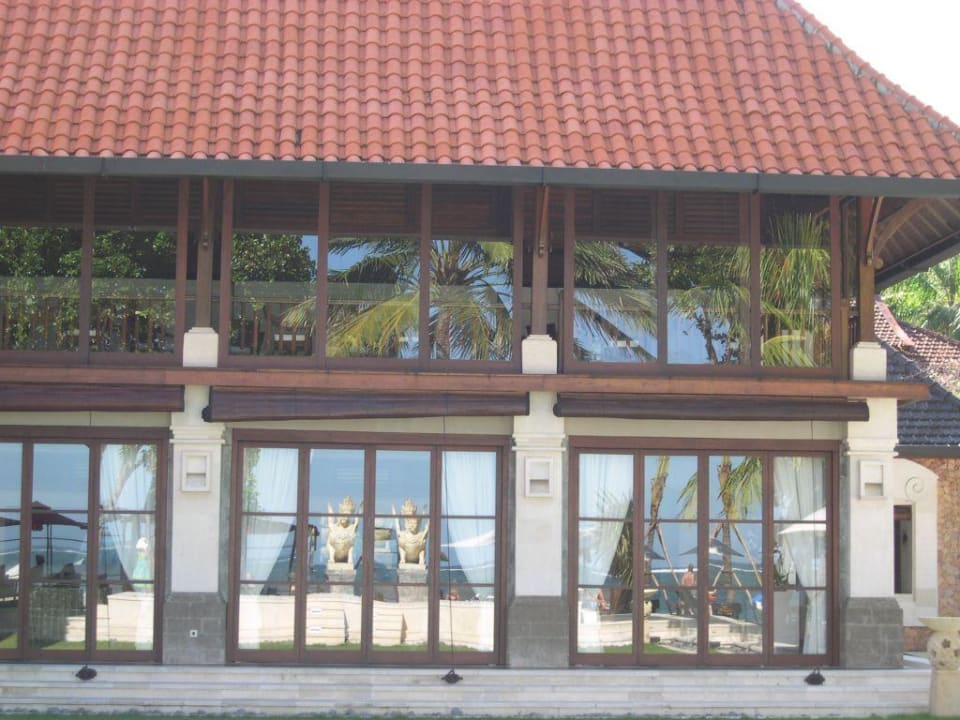 Beachclub Restaurant von außen Puri Santrian