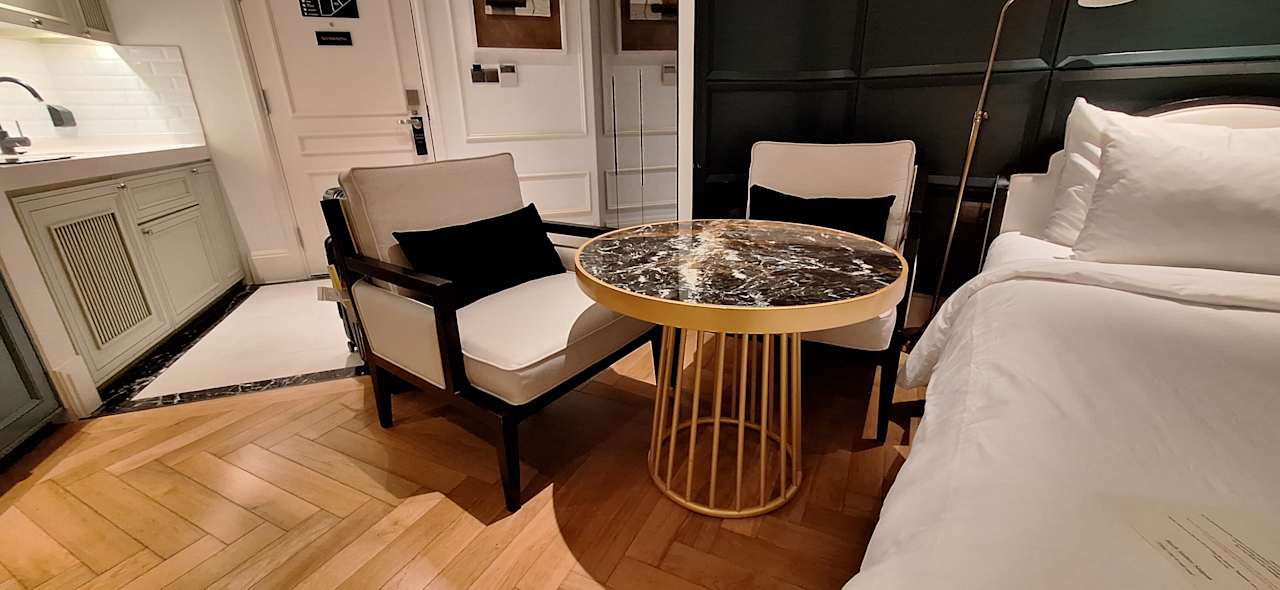 Zimmer Bach Suites Saigon, a Member of Design Hotels