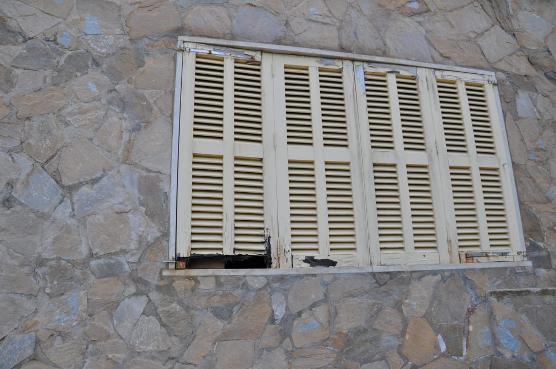 Gartenanlage - Fensterrahmen an Pool Terrasse  Hotel Coronado Thalasso & Spa