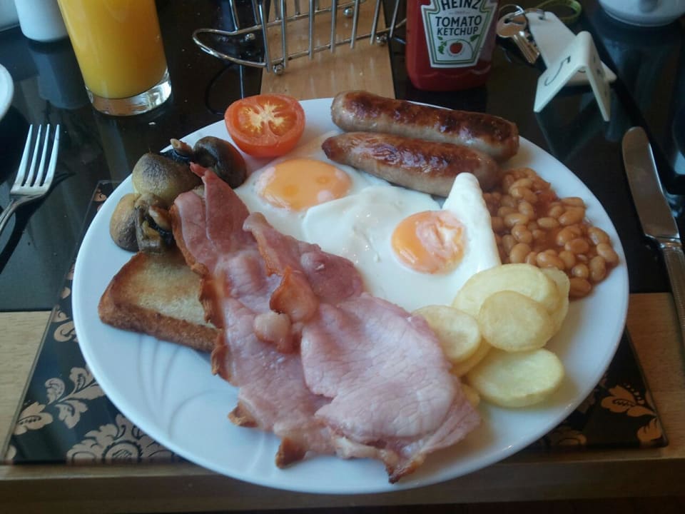Farmhouse Breakfast für den "kleinen" Hunger  Hotel Crown Lodge