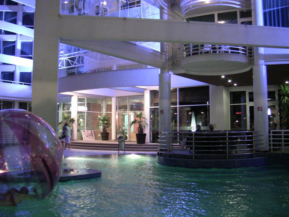 Poolbereich  Effect Grand Victoria Hotel