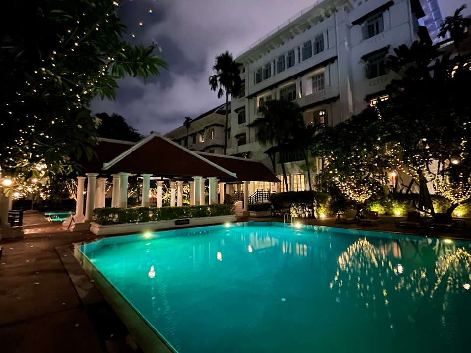 Pool Raffles Hotel Le Royal