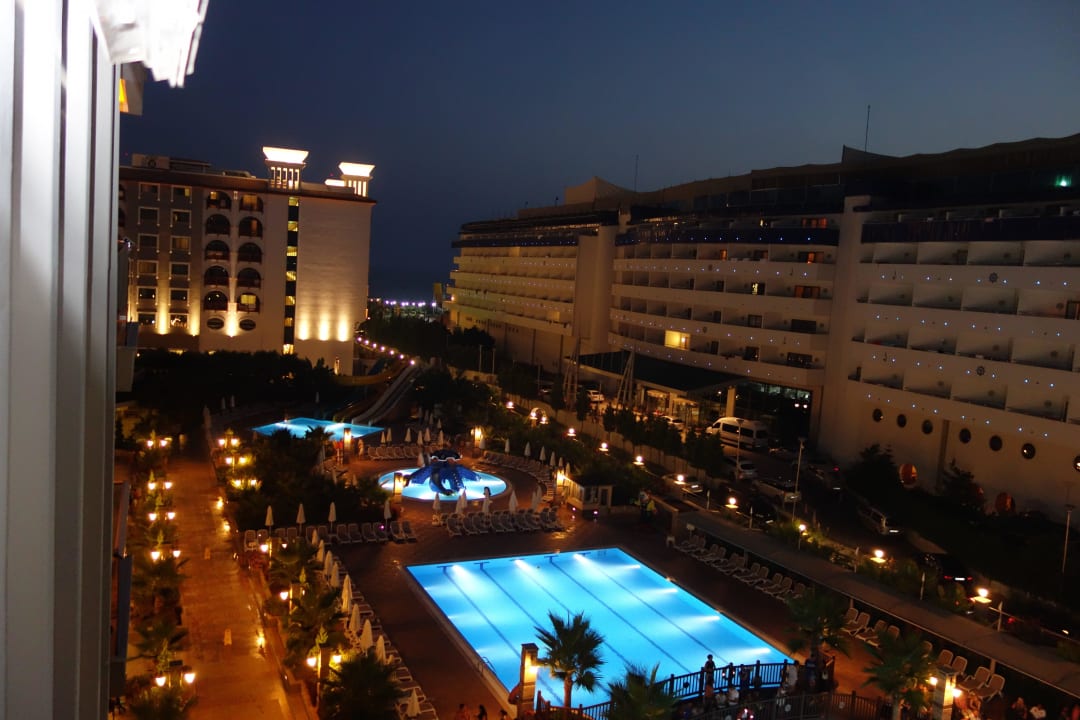 Blick vom 2.Stock über die Anlage Dizalya Palm Garden