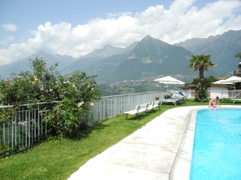 Sonnenterrassenausblick Schenna Resort Hotel Schwefelbad