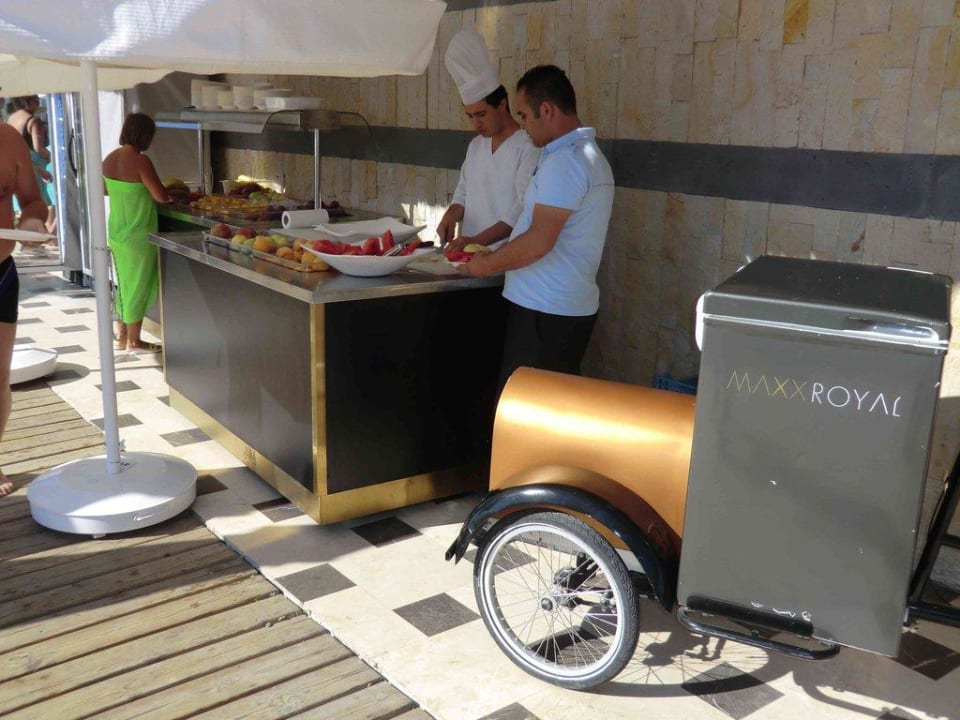 Frisches Obst an der Strandbar Maxx Royal Belek Golf Resort