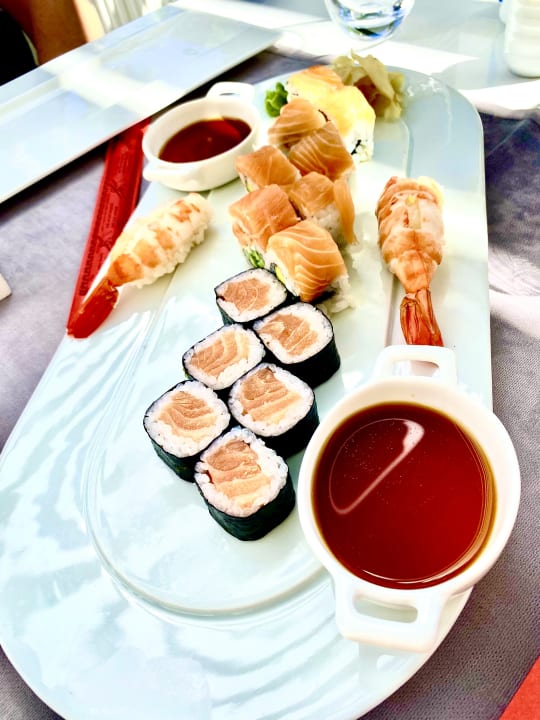 Gastro Acanthus Cennet Barut Collection