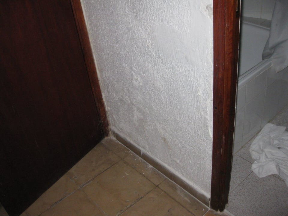 Abgeplatzte Wände Planet BlueHotel