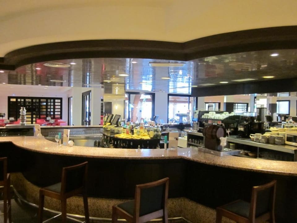 Die großzügige Bar blau punta reina