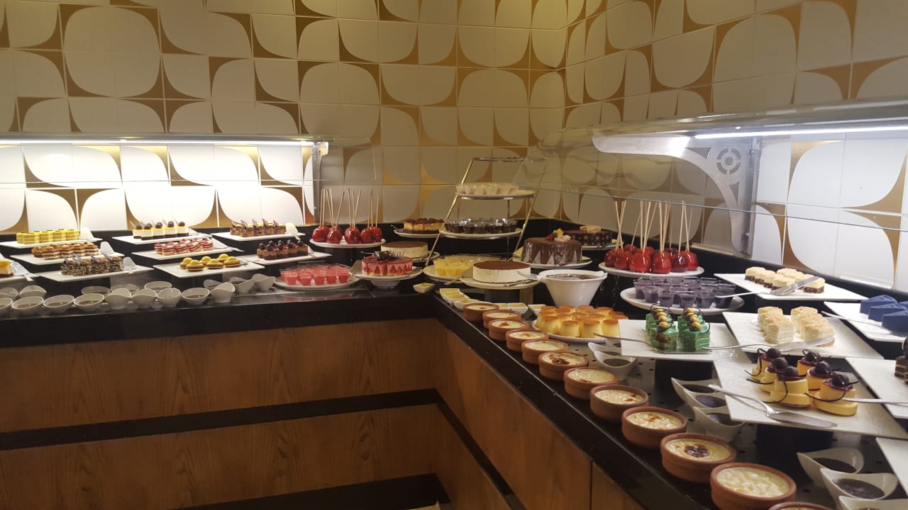 Buffet Xanadu Resort Hotel