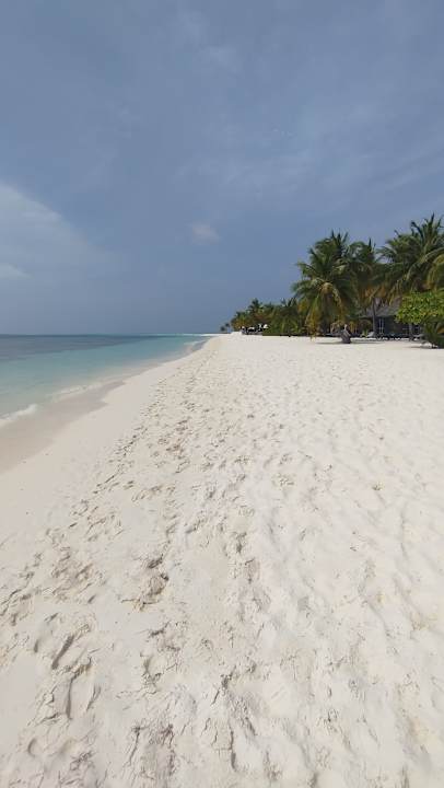 Strand Kuredu Island Resort & Spa