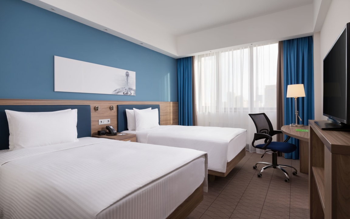 Zimmer Hampton by Hilton Astana Triumphal Arch