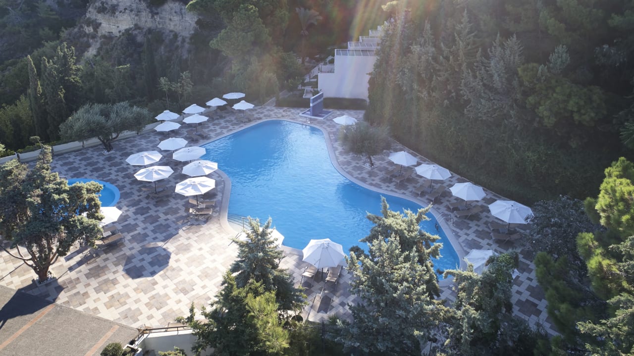 Pool Amus Hotel & Spa
