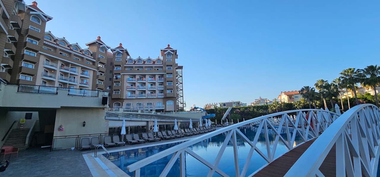 Pool Side Mare Resort & Spa