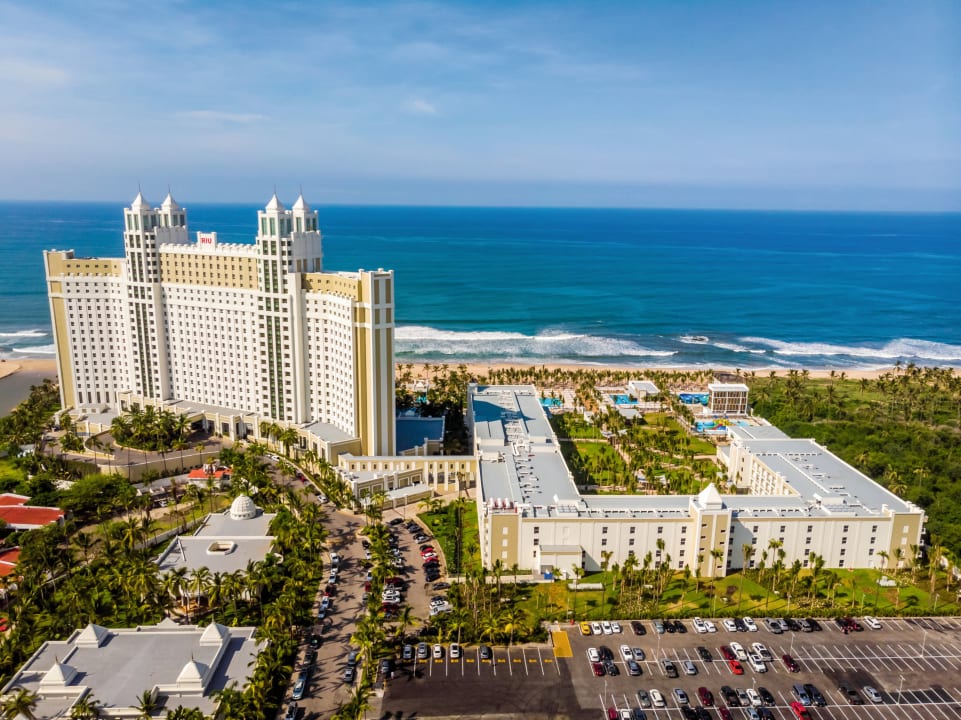 Außenansicht Hotel Riu Emerald Bay