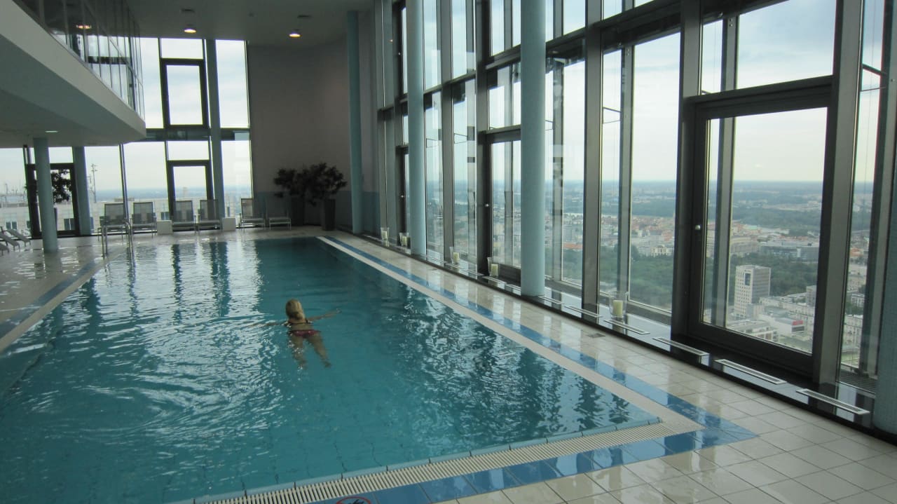 Pool 42. Stock InterContinental Warszawa