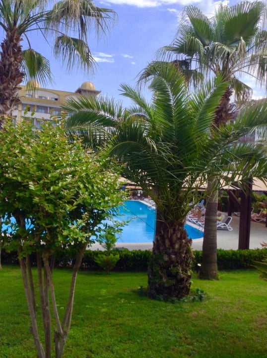 Gepflegter Garten Aydinbey Kings Palace & Spa