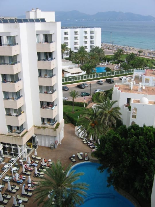 Blick auf den Pool Hipotels Bahia Grande