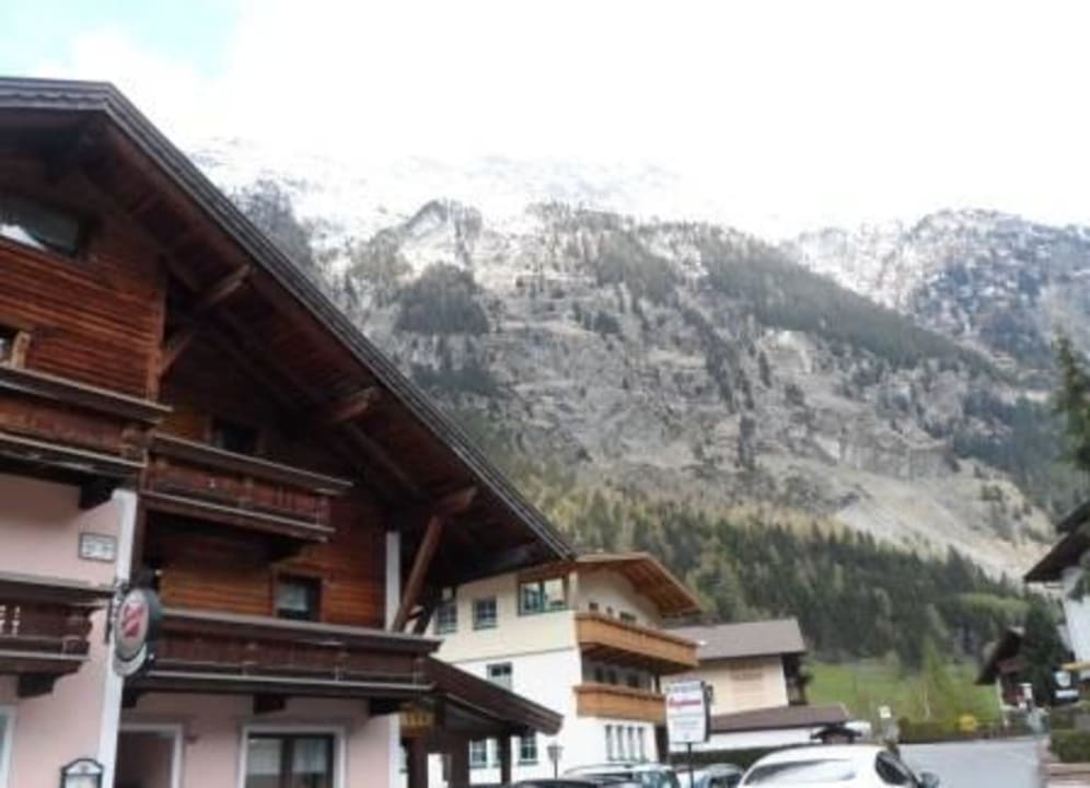 Gasthof mit Bergansicht Gasthof Bergheimat