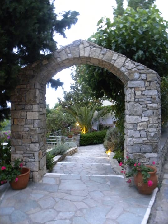 Garden Entrance Konstantina Studios