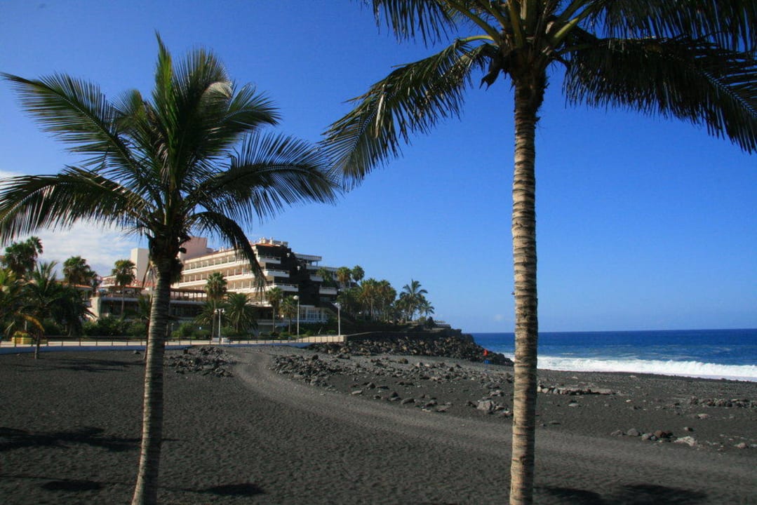 Strand im Hintergrund Hotel Melia La Palma Hotel