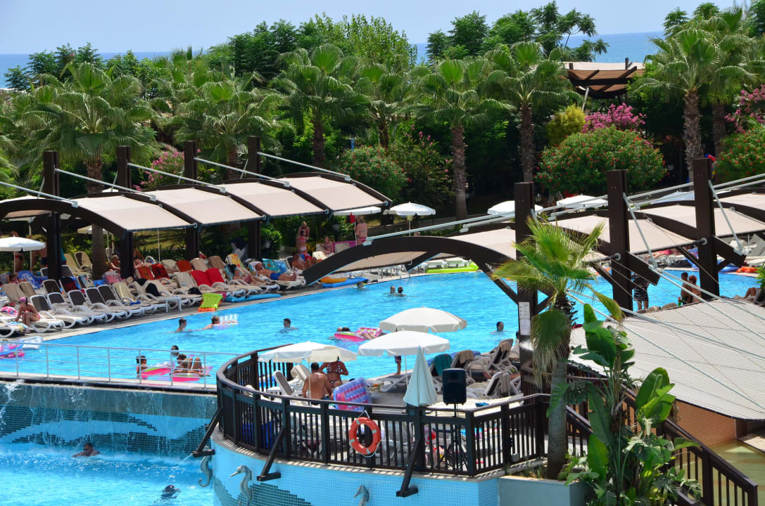 Pool am Tag Aydinbey Kings Palace & Spa