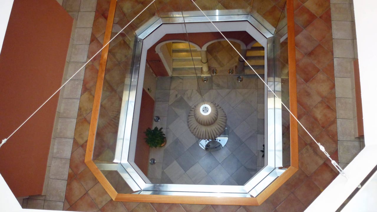 Lichtschacht Eurostars Asta Regia