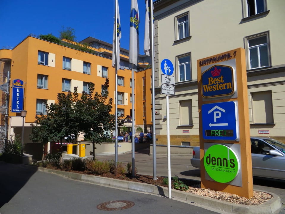 Eingang und Parkhauszufahrt Best Western Hotel Bamberg