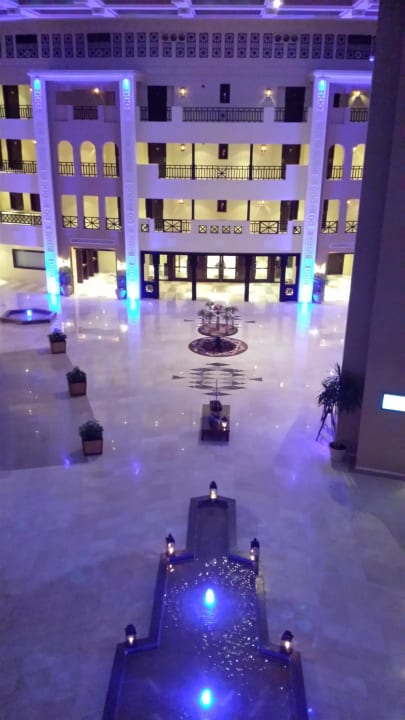 Lobby am Abend Steigenberger ALDAU Beach Hotel