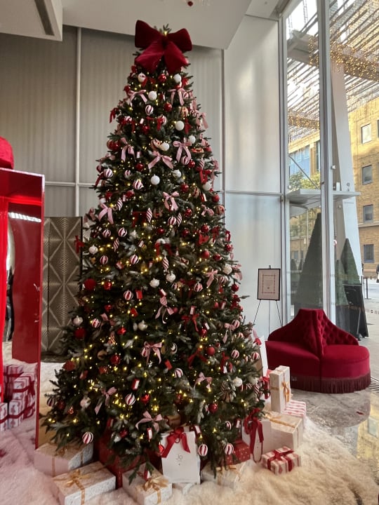 Lobby Shangri-La Hotel, At The Shard, London