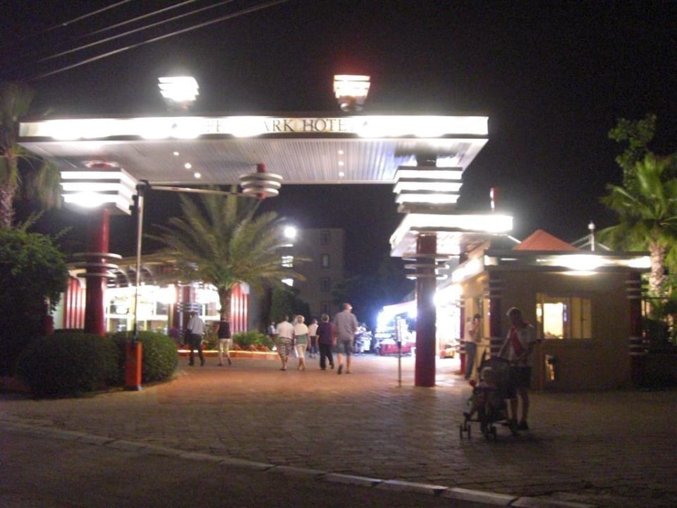 Eingang Hotel Orfeus Park