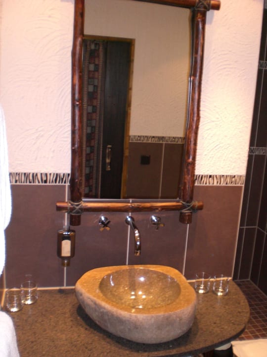Waschbecken im Bad Hotel Matamba - Phantasialand Erlebnishotel