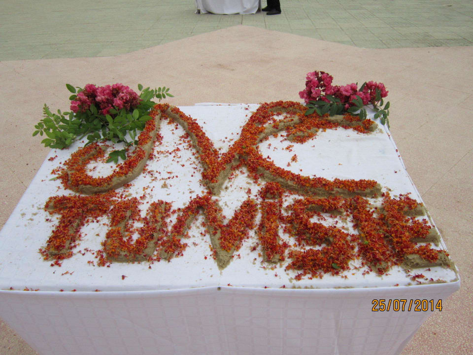 Am Nationalfeiertag Hotel Neptunia Skanes