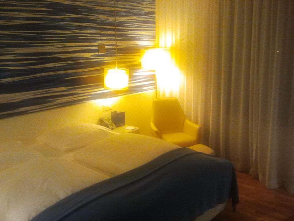 Geschmackvoll eingerichtetes Zimmer Pestana Berlin Tiergarten