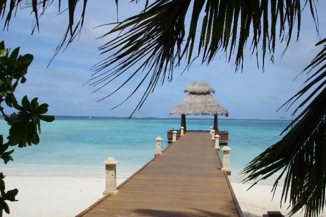 Der Ankunftssteg Baros Maldives Resort