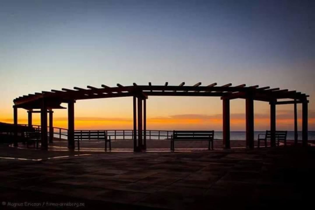 Vor dem Hotel R2 Bahía Playa Design Hotel & Spa - Adults Only