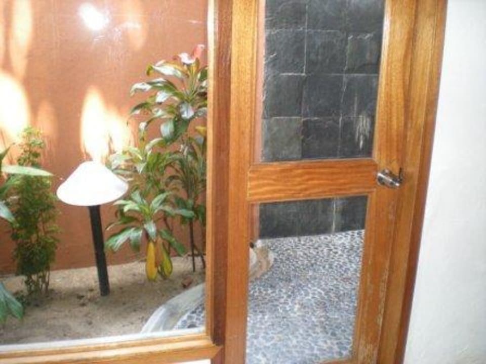 Außendusche Kuramathi Maldives