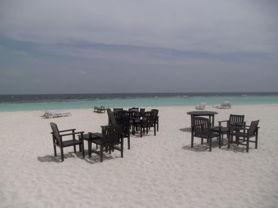 Keinen Sonnenschutz bei der Strandbar Eri Maldives