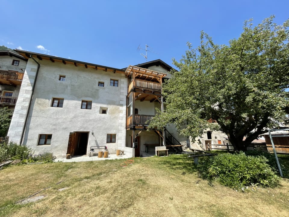 Außenansicht Hotel Chasa Chalavaina