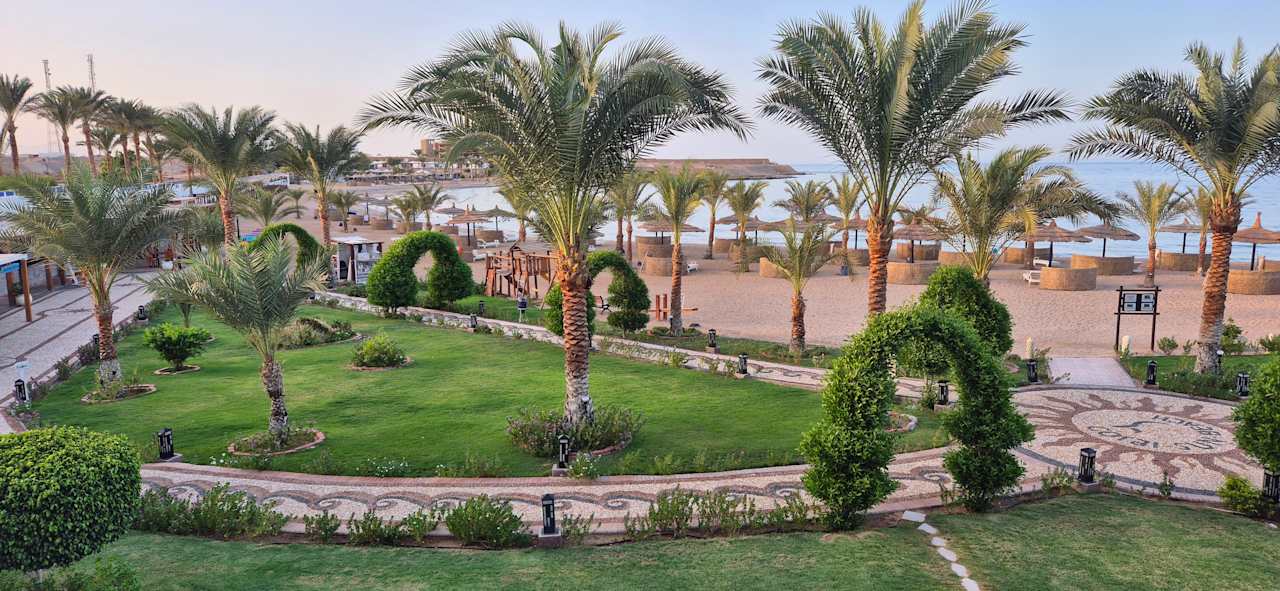Gartenanlage Coral Sun Beach