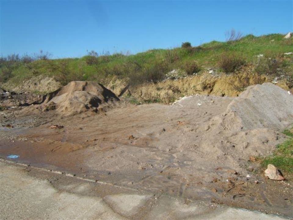 Weg zum weit entfernten Strand Grand Seker Hotel