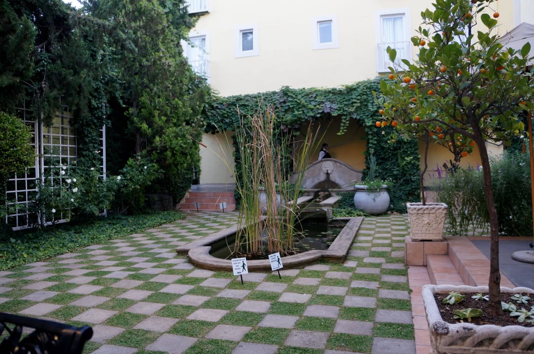 Garten Queens Hotel
