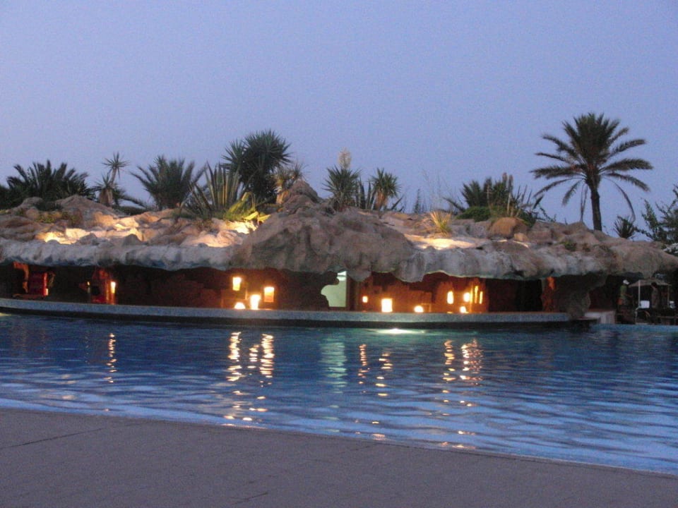 Poolbar abends Mahdia Beach & Aquapark